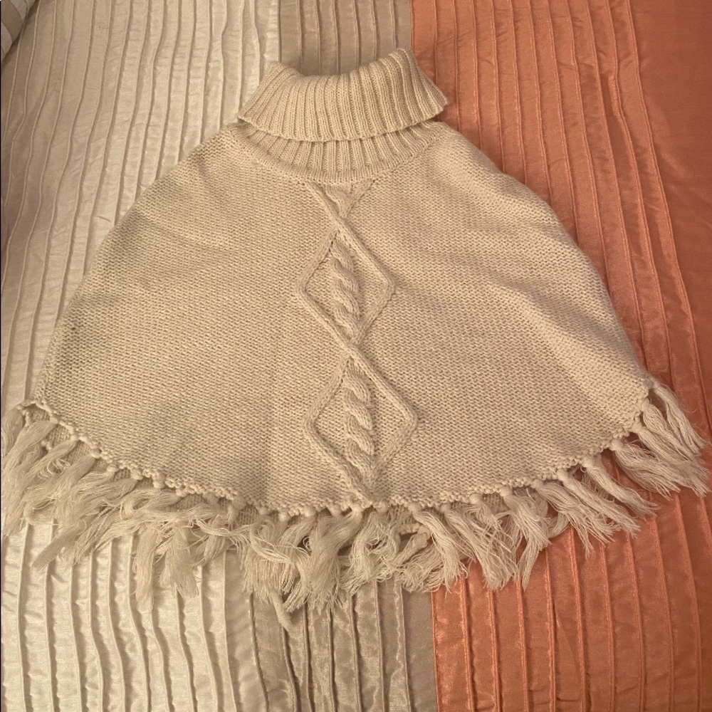 Girls H&M Sweater Shawl Poncho. Ivory. Size 12.  Barely Worn.